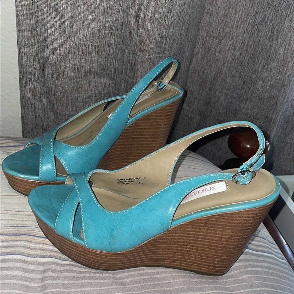 Xhilaration sling back wedges
